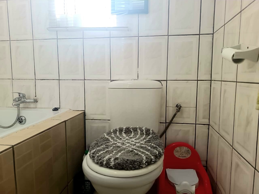 2 Bedroom Property for Sale in Roodepan Northern Cape